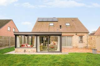 Te koop: topgelegen instapklare open bebouwing vlakbij centrum WaregemIn een rustige doodlopende straat in Waregem bevindt zich deze instapklare...