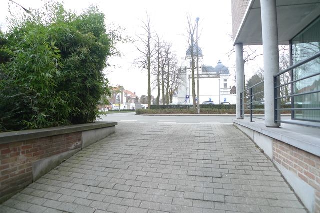 Sint-Michiels: Ondergrondse autostaanplaats - foto 2