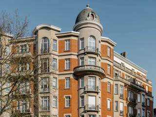 Dit appartement met een bruto vloeroppervlak van circa 335 m² is ideaal gelegen naast Square Montgomery, op de derde verdieping van...