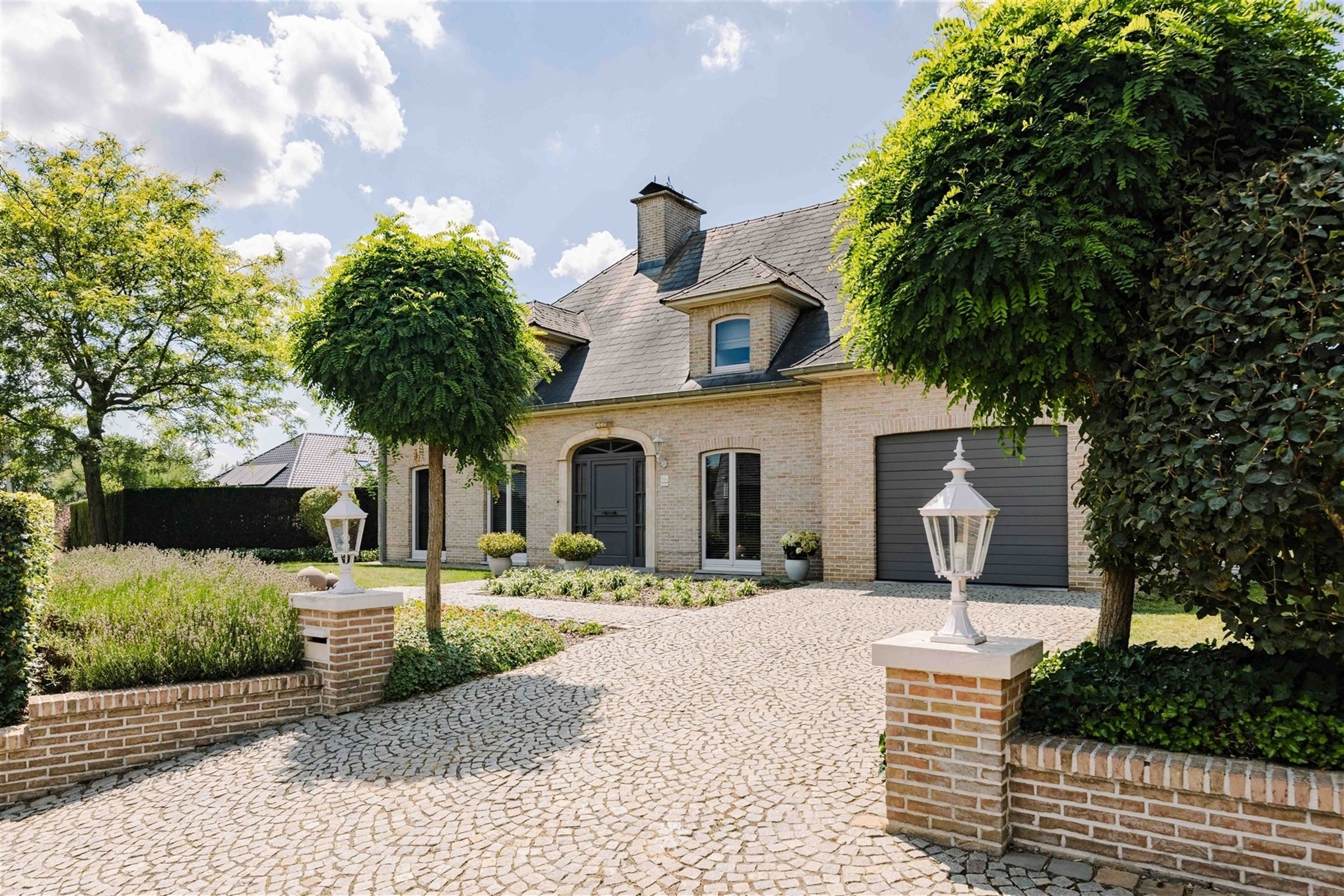 Elegant and high quality finished villa - photo 1