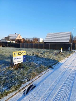 Dit perceel in Ooigem (Wielsbeke) biedt een bijzonder gunstige ligging. Je woont er op wandelafstand van winkels, scholen en openbaar vervoer,...