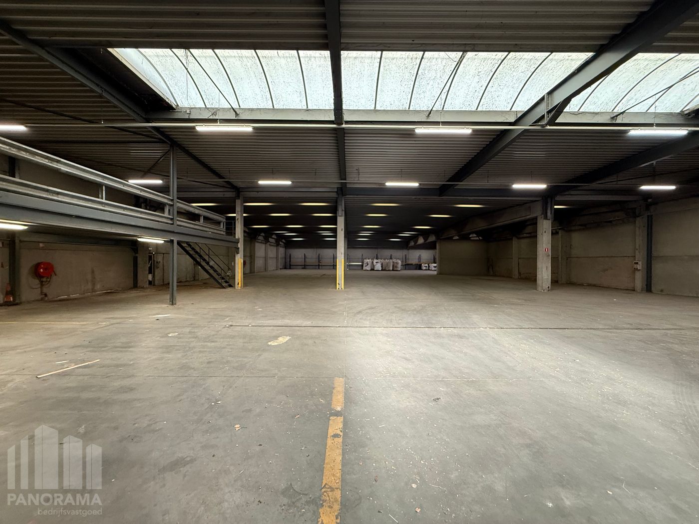 Veelzijdig bedrijfsgebouw met magazijn en kantoren op de Prijkels - foto 5