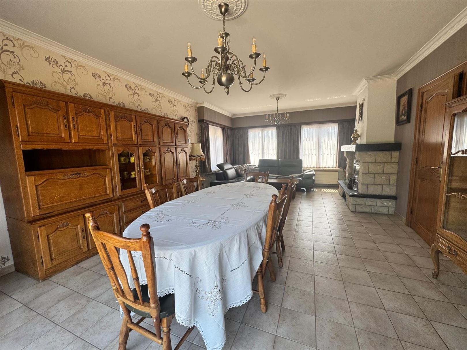 Volledig bemeubelde woning te huur in Sint-Gillis-Waas – ideaal voor bedrijven en zelfstandigen - foto 4