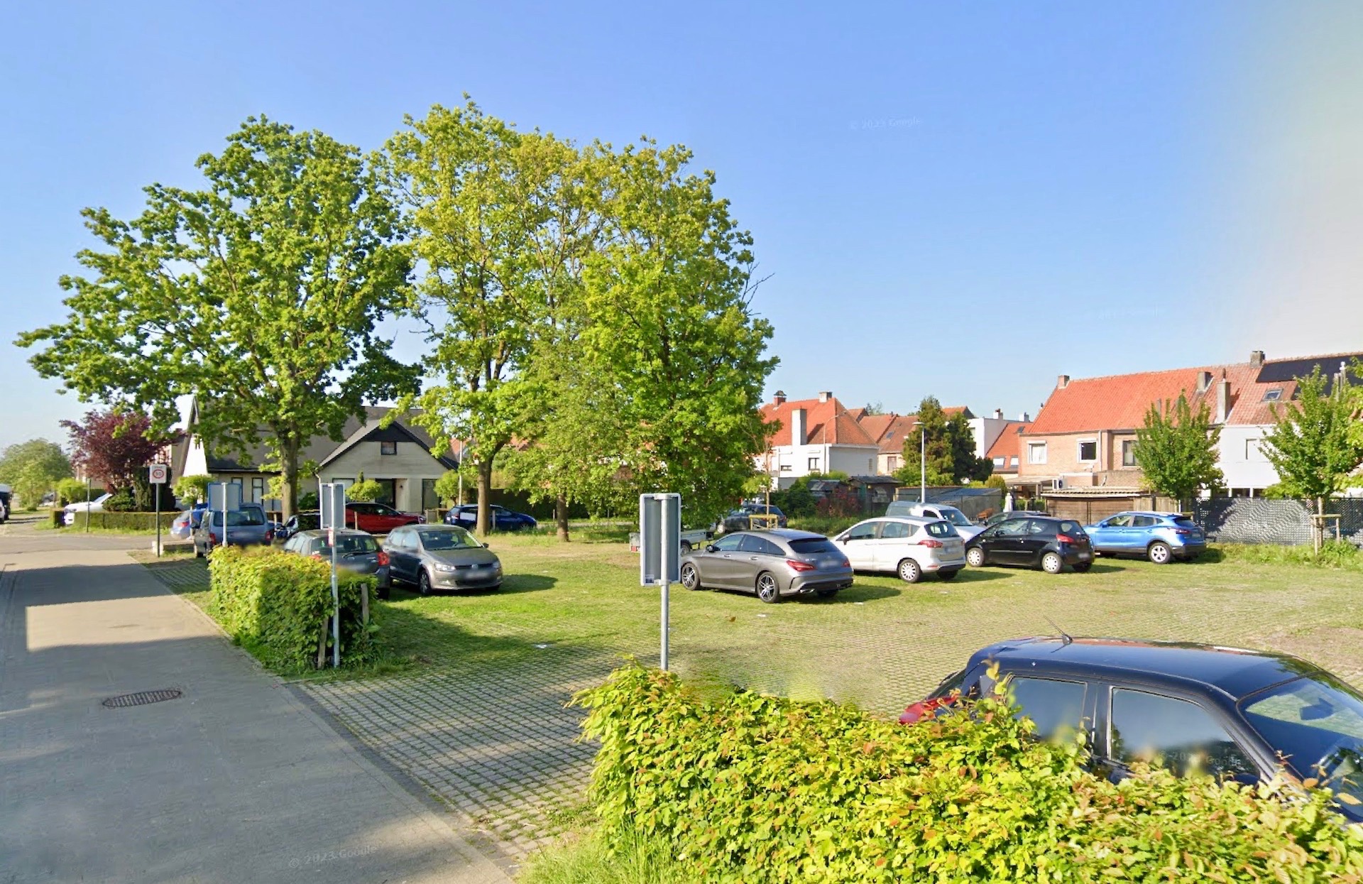 Autostaanplaats nabij het centrum van Eeklo voor 40 EUR/mnd - foto 1