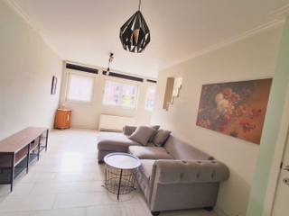 Appartement te koop in genk bestaande uit 2 compartimenten.Oppervlakte 103m2, exclusief 2 balkons op de eerste en 2de verdieping.50 meter...