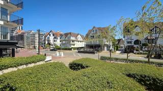 Corner apartment with a beautiful terrace, located in a villa-style residence near the Albert Square...