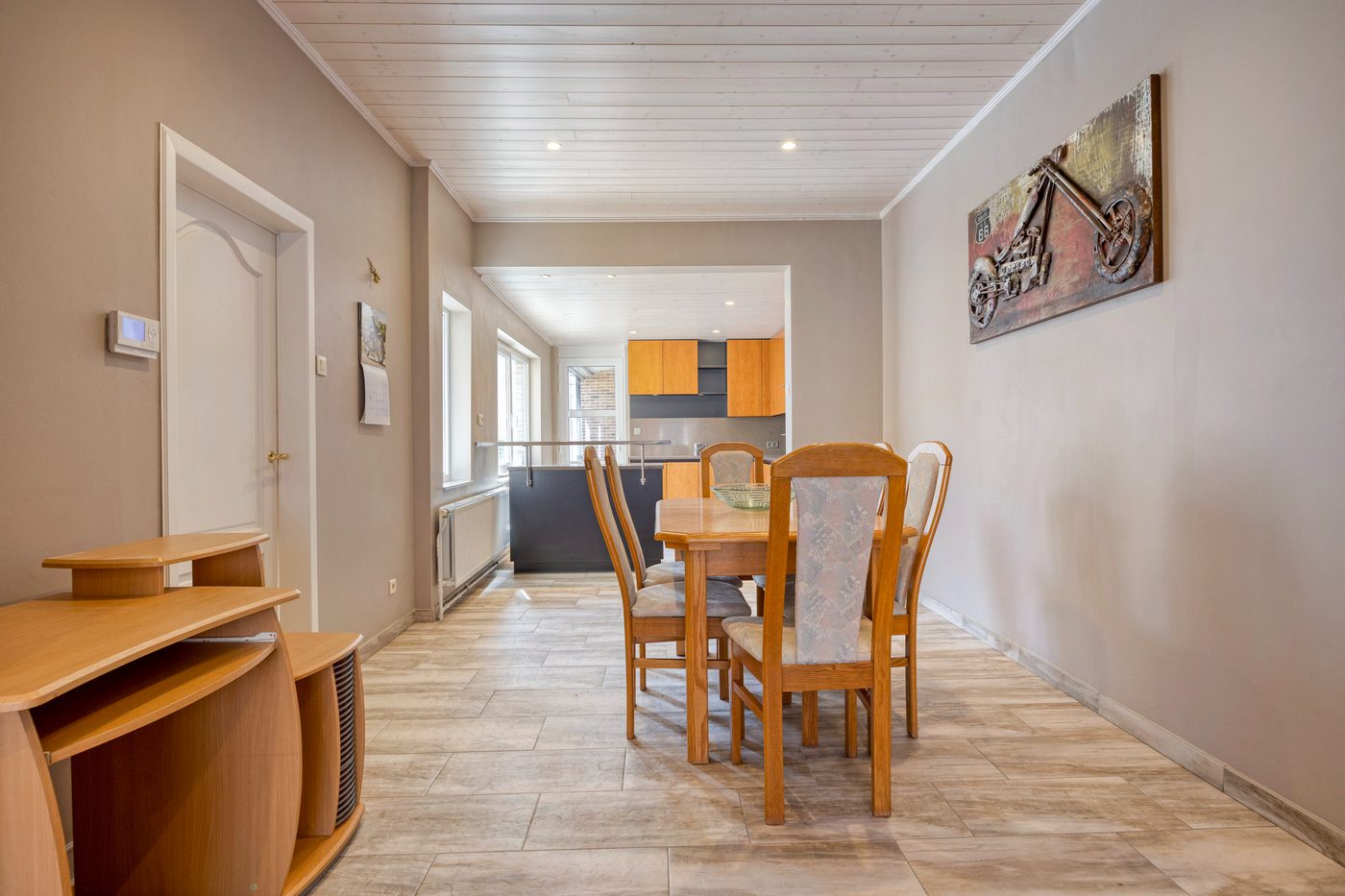 Halfopen bebouwing met mogelijkheden en grote garage - photo 5