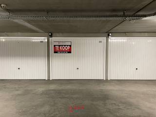 Deze box verlost u van de dagelijkse stress! Wanneer u nu in Nieuwpoort toekomt rijdt u zorgeloos binnen en buiten in uw private box, gedaan...