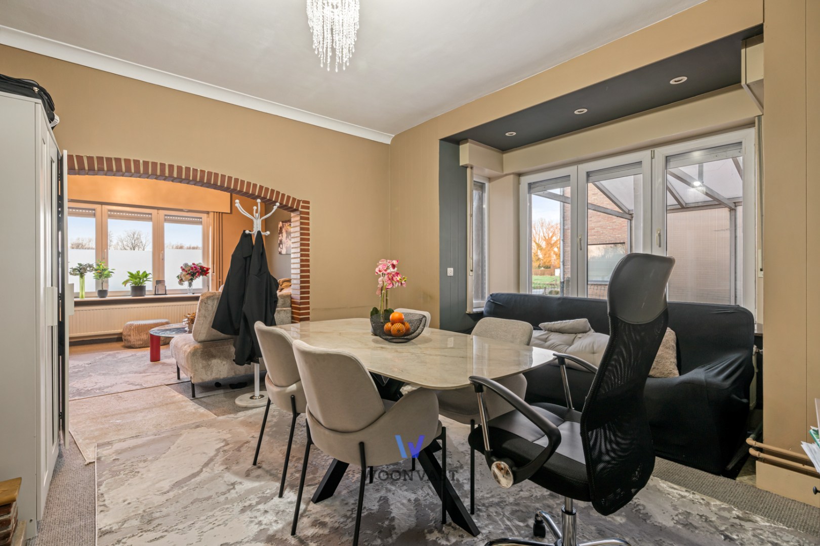 Halfopen bebouwing met bijgebouw op een perceel van 10are! - foto 5