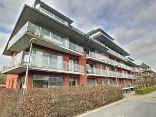 Cet appartement spacieux et bien entretenu est situé dans le centre d'Ypres, au deuxième étage d'une résidence calme.Disposition :Étage 2 et 2 :-...