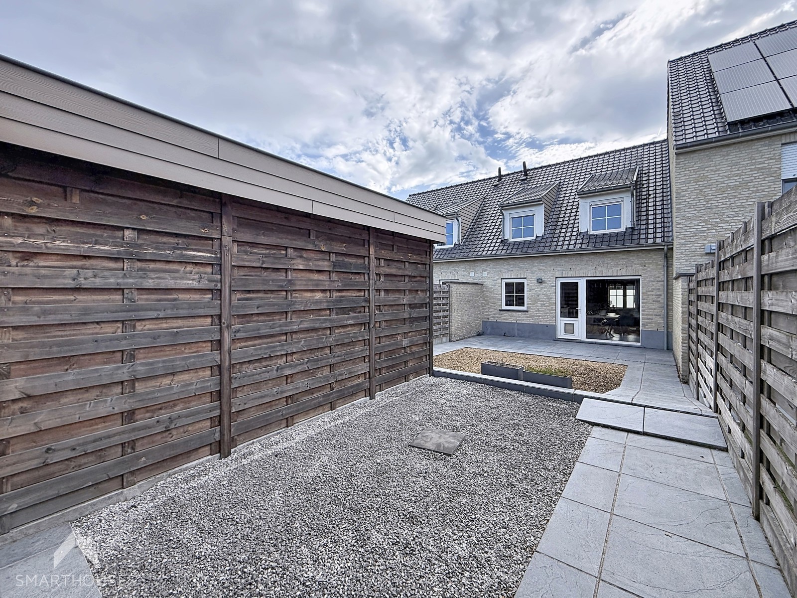Instapklare woning met 3 slpkrs, carport en tuin met uitweg - foto 5
