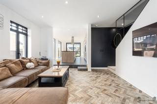 Dans un environnement calme et verdoyant à Beverlo (Beringen), vous trouverez cette maison jumelée moderne exclusive, où l'espace, l'élégance et...