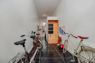     Quiet living in a relaxed street with many young families and yet super close to everything? It sounds almost too good to be true, but here it is...