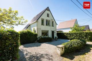 Gelegen in het charmante Astene, een deelgemeente van Deinze, geniet deze op te frissen woning van een uitstekende ligging waar rust en...
