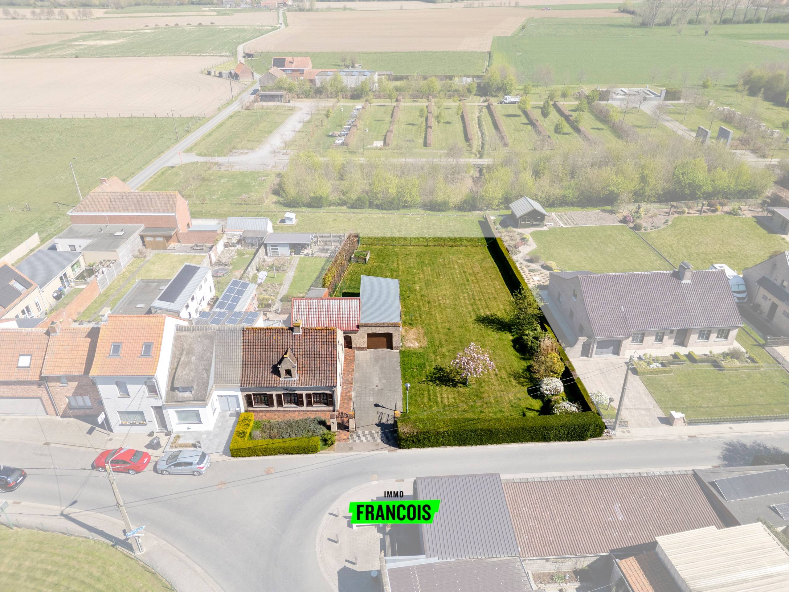 Halfopen bebouwing op 1050m² te Oostvleteren. - foto 1