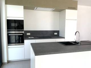 Dit prachtige gelijkvloers nieuwbouwappartement is gelegen in een groene en rustige omgeving in Vichte, op wandelafstand van het station en...