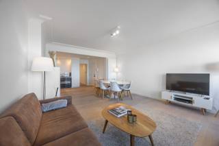 RUIM DRIE SLAAPKAMER APPARTEMENT MET FRONTAAL ZEEZICHTOp een absolute topligging langs de Albert I Promenade bevindt zich dit zeer mooie, hedendaagse...