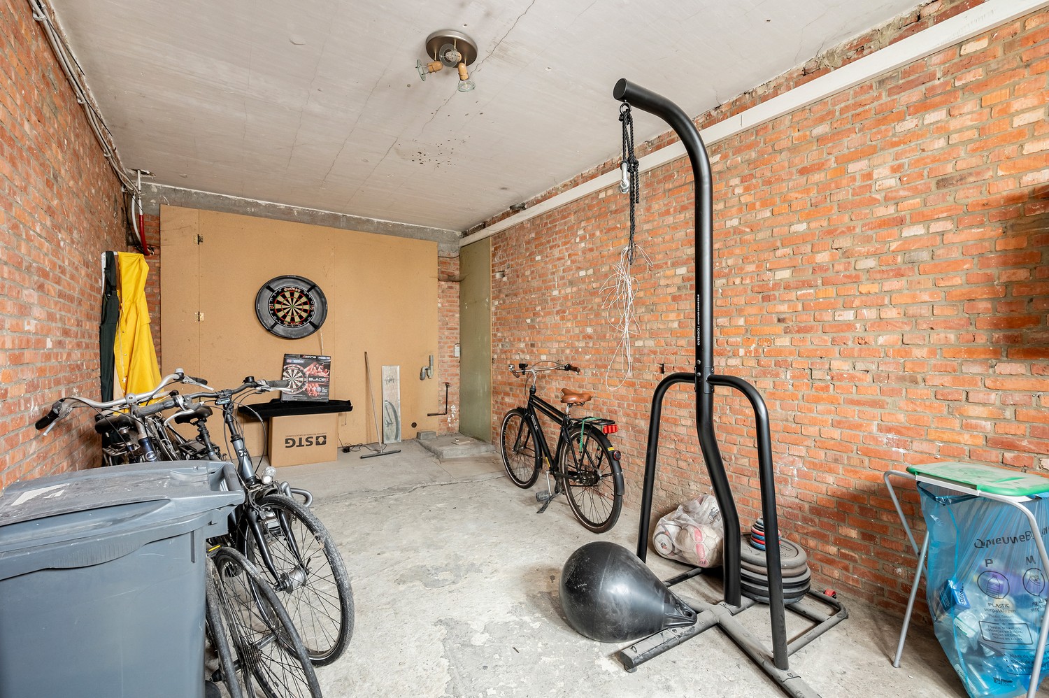 Ruime bel-etagewoning met tal van mogelijkheden op gunstige locatie. - foto 4