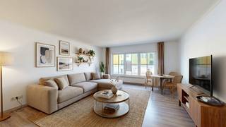 Dit aangename gelijkvloers appartement met 2 slaapkamers biedt een comfortabele woonomgeving met als extra troef een privé tuin waar u heerlijk kan genieten van rust en buitenruimte.<br />Het appartement is gelegen op een gunstige locatie, vlakbij het Maes- en Boerenplein en op korte afstand van diverse winkels en voorzieningen. Dankzij de centrale ligging zijn dagelijkse boodschappen en faciliteiten vlot bereikbaar.<br />De ideale woning voor wie comfortabel en praktisch wil wonen met een eigen tuin.<br /><br /><br /> 