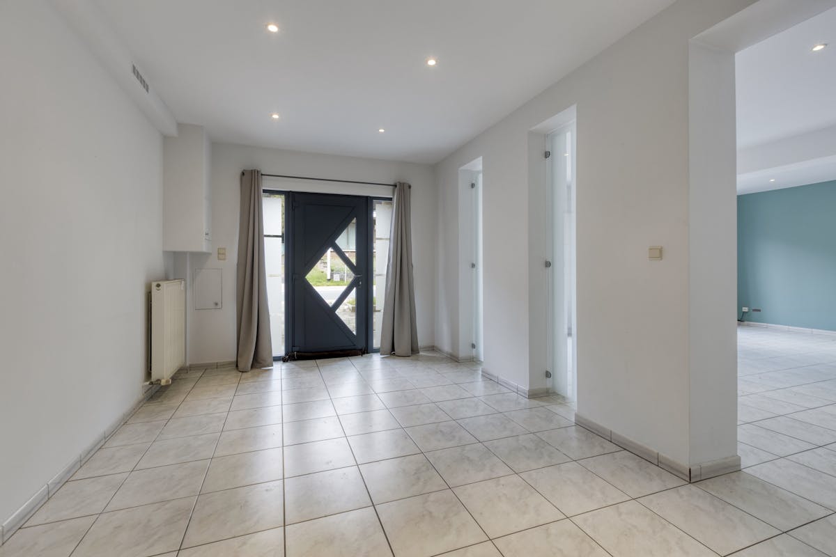 Opbrengsteigendom met 2 appartementen en hangaar te Lummen - foto 4