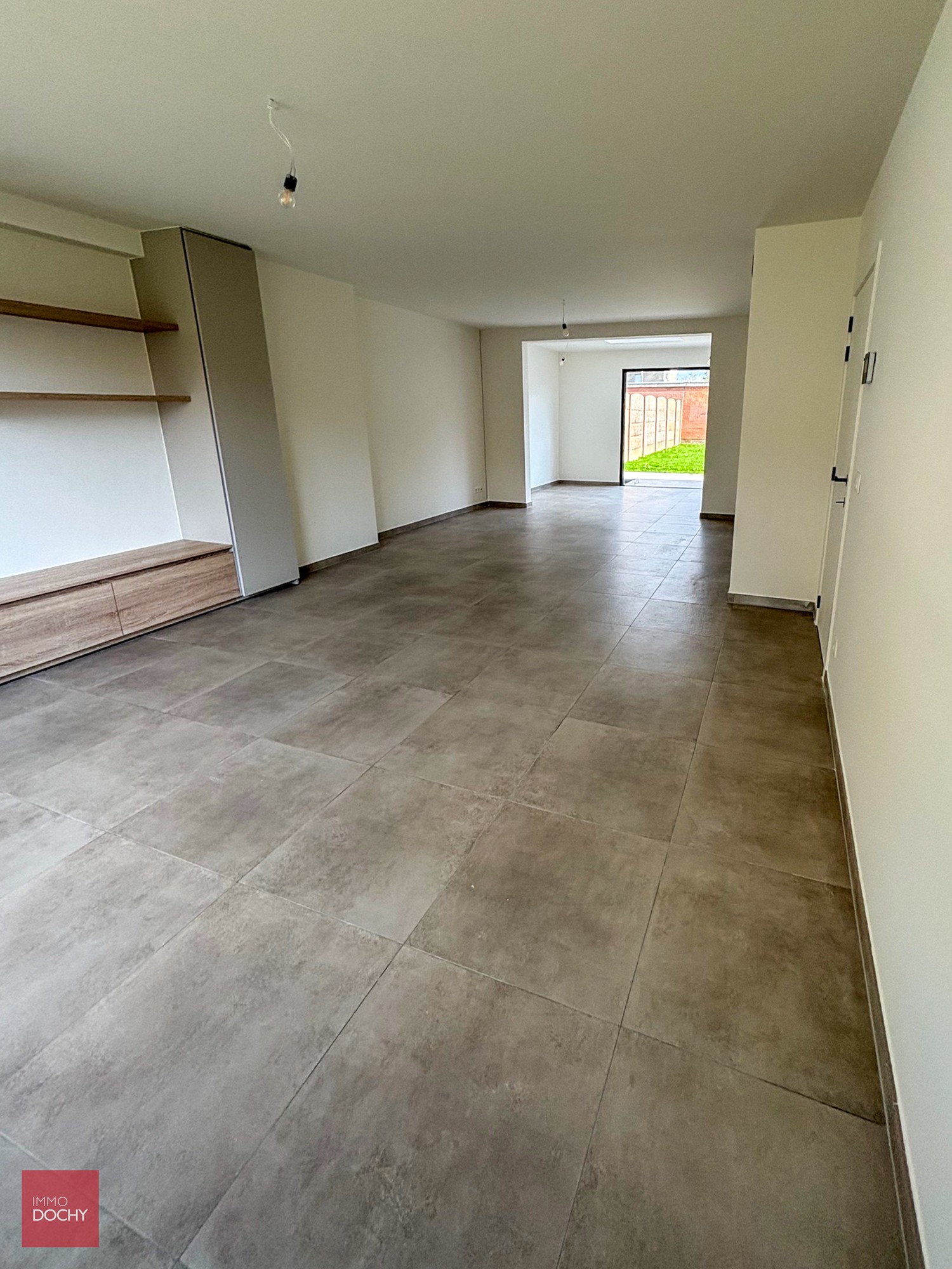 Volledig vernieuwde instapklare woning in rustige omgeving | Anjelierenlaan - foto 2