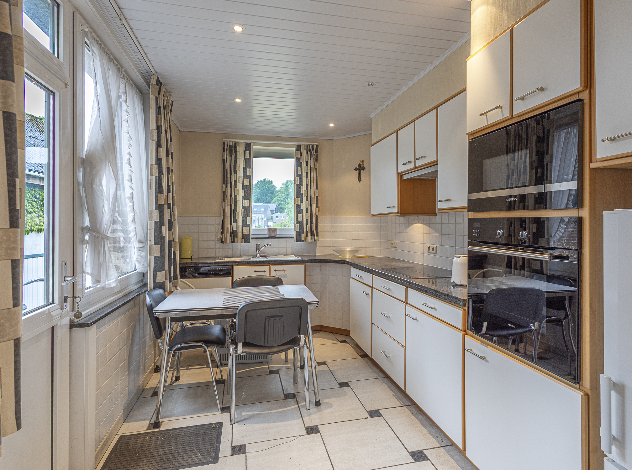 Grote en charmante herenwoning met bijgebouw in Itterbeek. - foto 5