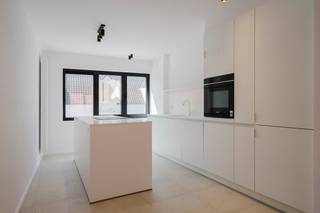 Dit volledig vernieuwde appartement is gelegen vlakbij het centrum van Wevelgem.De residentie bevat slechts 5 entiteiten, waardoor de...