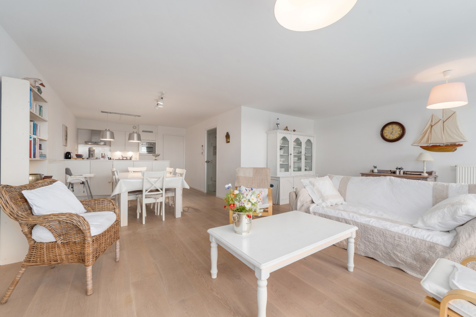 PRACHTIG WOONAPPARTEMENT OP 100 M VAN DE ZEEDIJK - foto 2