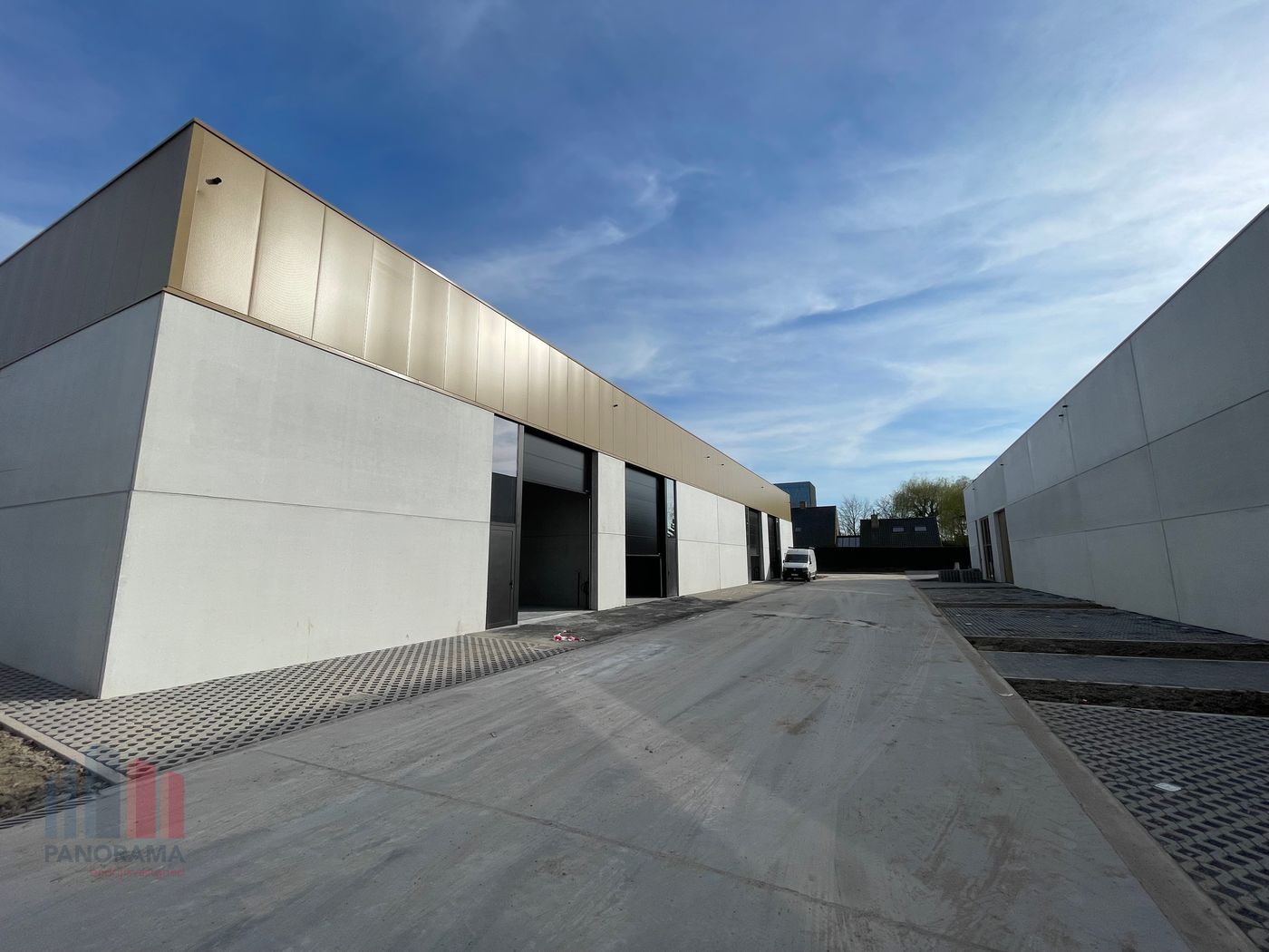 Nieuwbouw KMO-unit van 909 m²  nabij de E403 - photo 2