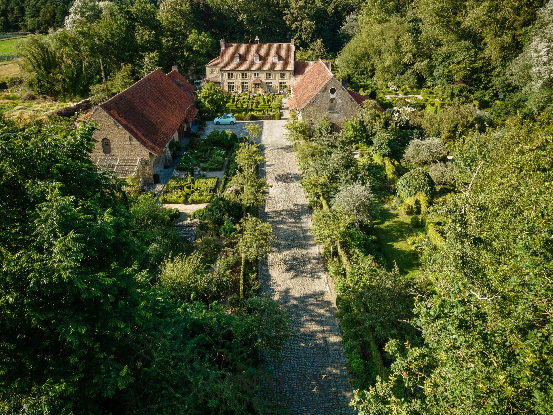 Landelijke B&amp;B met bijgebouwen en unieke aangelegde tuin met weiland - foto 4