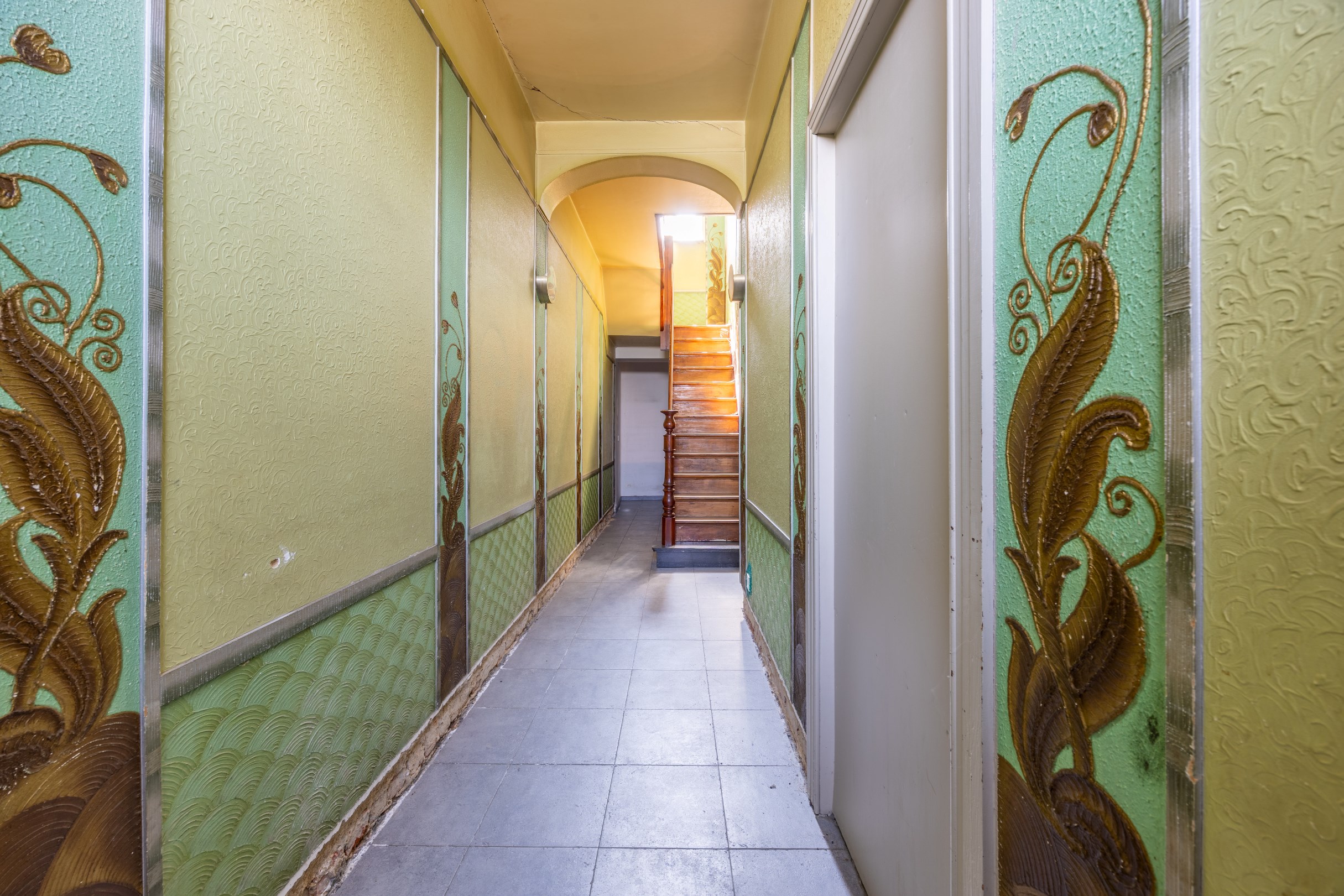 Op te knappen woning op uitstekende locatie - foto 2