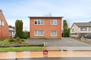Op een perceel van 7a32ca vind je deze ruime woning met een stevige basis en heel wat potentieel. Ideaal voor wie graag een huis volledig naar...