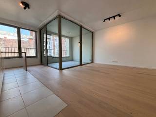 Prachtig aangelegd complex met aangename appartementen en alle comfort<br /><br />Energiezuinig<br /><br />Dichtbij het hartje van de bruisende stad Deinze<br /><br />Geschilderd, voorzien van verlichting en verduistergordijnen