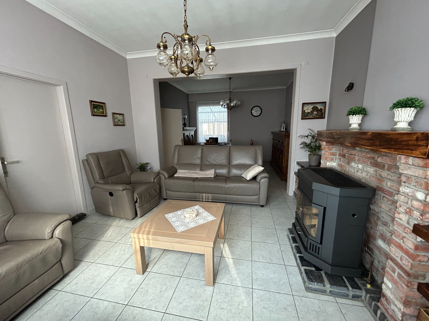 Grote en stevige woning, met garages, bergruimte en tuin op 1.324m² - foto 3