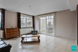Op zoek naar een instapklaar appartement met een uitstekende EPC-score? Dit lichtrijk gelijkvloers appartement met autostaanplaats is perfect...
