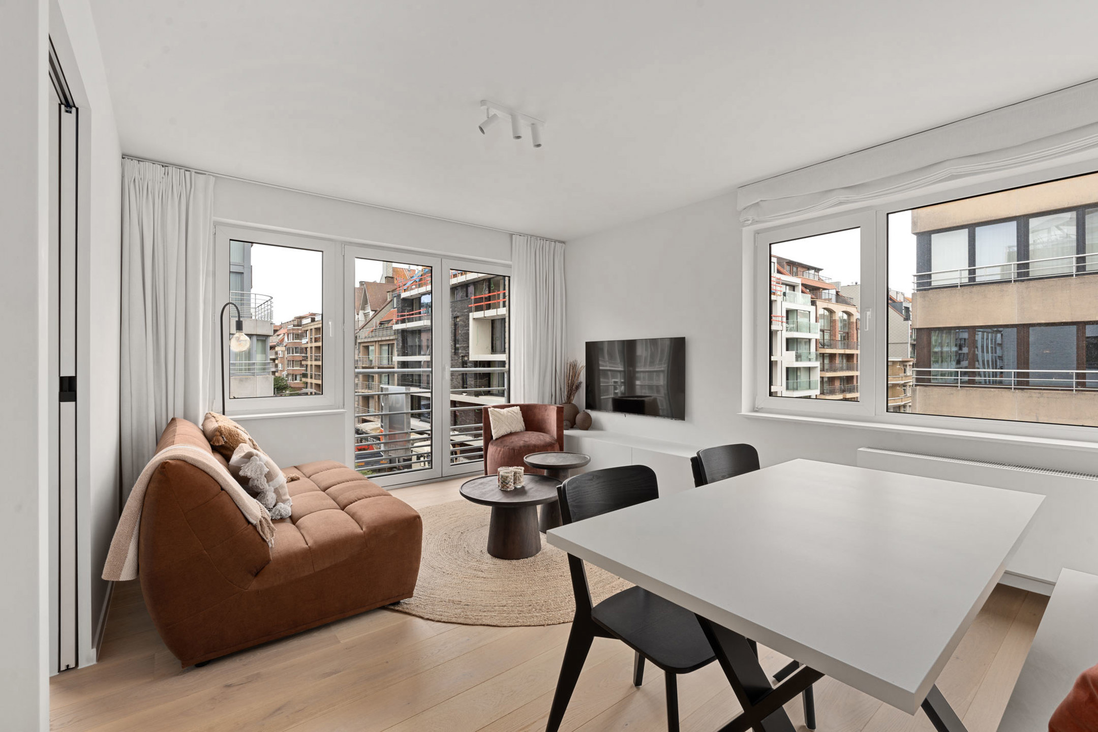 Prachtig gerenoveerd app met 2 slaapkamer centraal gelegen. - foto 5
