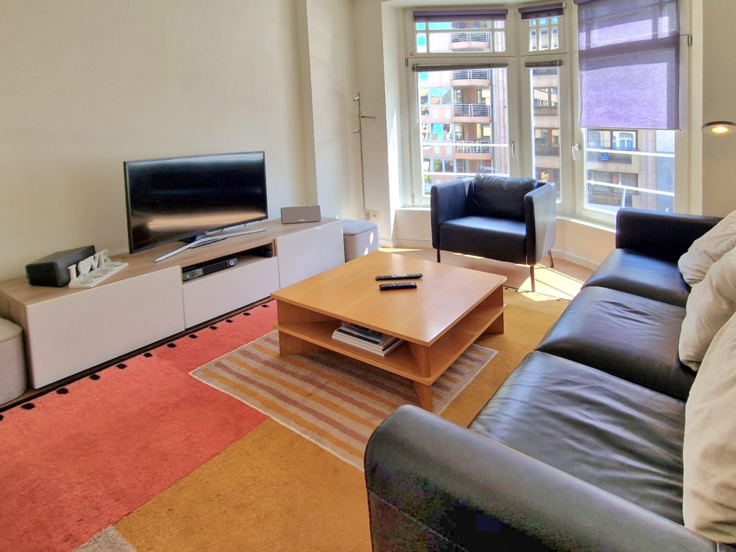 GERENOVEERD APPARTEMENT MET TWEE SLAAPKAMERS CENTRAAL GELEGEN IN DE ZEELAAN TE DE PANNE - foto 4