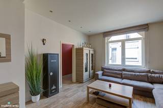 VERRASSEND, INSTAPKLARE EENGEZINSWONING MET OPMERKELIJKE MULTIFUNCTIONELE RUIMTE TE VLIERMAAL*** Bekijkt U deze woning via een aanverwante website?...