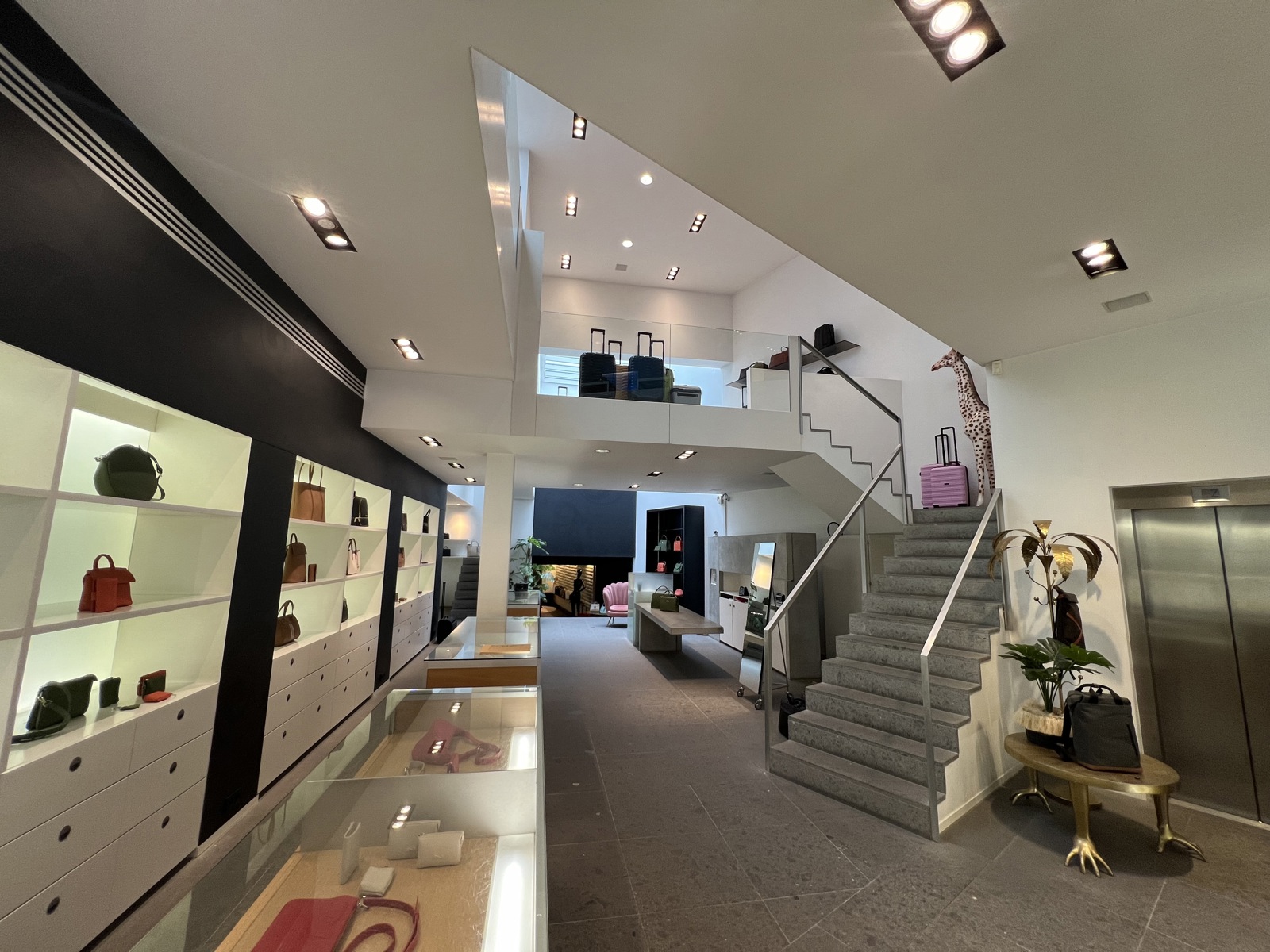 Commercial for sale in Halle - photo 5