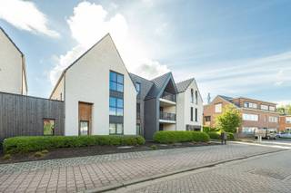 BEN-appartement met twee slaapkamers en een gezellig zuidwest gericht terras in een kleinschalige residentie op wandelafstand van de dorpskern...