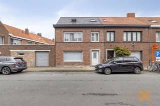 INSTAPKLARE STADSWONING MET 3 SLPKS EN RUIM TERRAS/STADSTUINTJE. Deze woning is gelegen op fietsafstand van historische binnenstad, alle winkels...