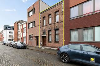 Te renoveren 2 à 3 slaapkamer interbellumwoning te Groenenhoek!Deze ruwe diamant naar het ontwerp van architect Robert Soebert, met topligging in de...
