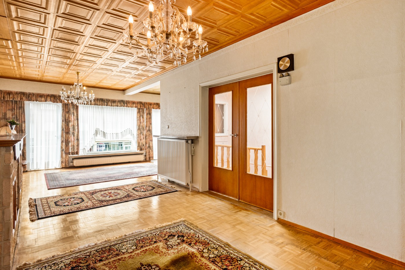 Te renoveren woning met 2 slpk., dubbele garage en tuin - foto 4