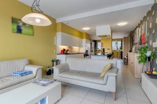 Vous recherchez le confort, la paix et la durabilité au cœur de Zedelgem ? Cet appartement de haute qualité situé au rez-de-chaussée de...