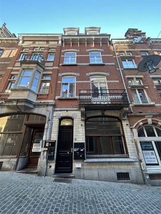 Niet op de Oude Markt maar in de Krakenstraat, nabij de Oude Markt kan u deze prachtige studentenkamer vinden. Deze locatie is de ideale...
