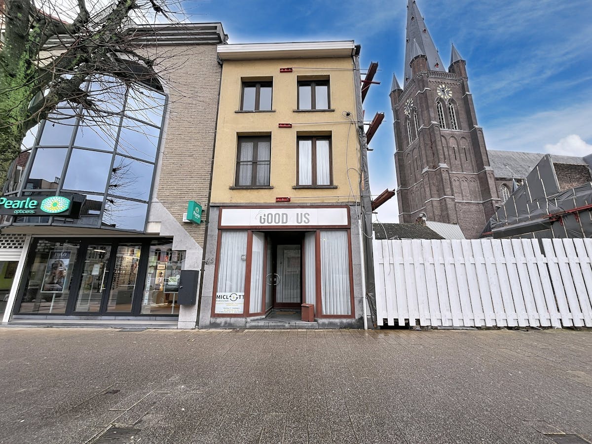 Handelshuis te koop op de Markt van Eeklo - foto 1