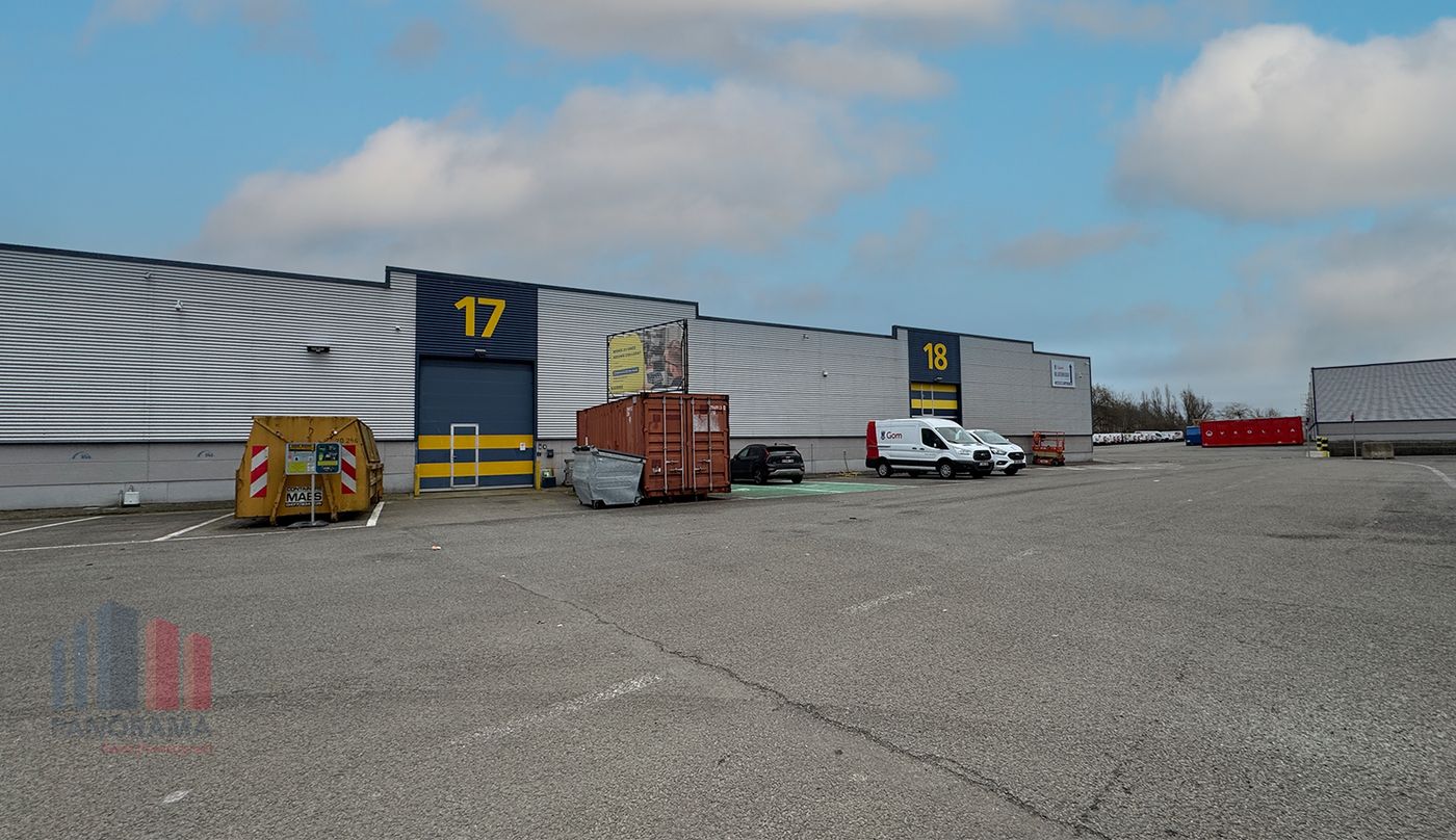 1.152 m² magazijn met 144 m² kantoren te huur - foto 5