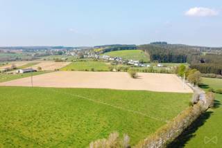 WE INVEST Sud Luxembourg vous propose ce magnifique terrain à bâtir de 55 ares, situé dans le charmant hameau ardennais de Naleumont, commune...