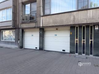 <p><span>Covered car park for sale at Van Eycklei 42, 2018 Antwerp</span></p><p><span> </span></p><p><span>The covered car park on the ground floor can be reached via Van Eycklei 42 and you enter through the automatic gate with a badge or keys.</span></p><p><span> </span></p><p><span>Left garage door</span></p><p><span>Width 2.5m</span></p><p><span>Height 2m</span></p><p><span> </span></p><p><span>Underground parking space</span></p><p><span>Width 2.7m</span></p><p><span>Height 2.3m</span></p><p><span>Depth 6m</span></p><p><span> </span></p><p><span> </span></p><p><span>Right hand garage door</span></p><p><span>Width 2.7m</span></p><p><span>Height 2m</span></p><p><span> </span></p><p><span>Stand above ground</span></p><p><span>Width 2.5m</span></p><p><span>Height 2.3m</span></p><p><span>Depth 6m</span></p><p><span> </span></p><p><span> </span></p><p><span> </span></p><p><span>For more info or a free estimate visit </span><span><span>www.hansimmo.be</span></span></p><p><span> </span></p>
