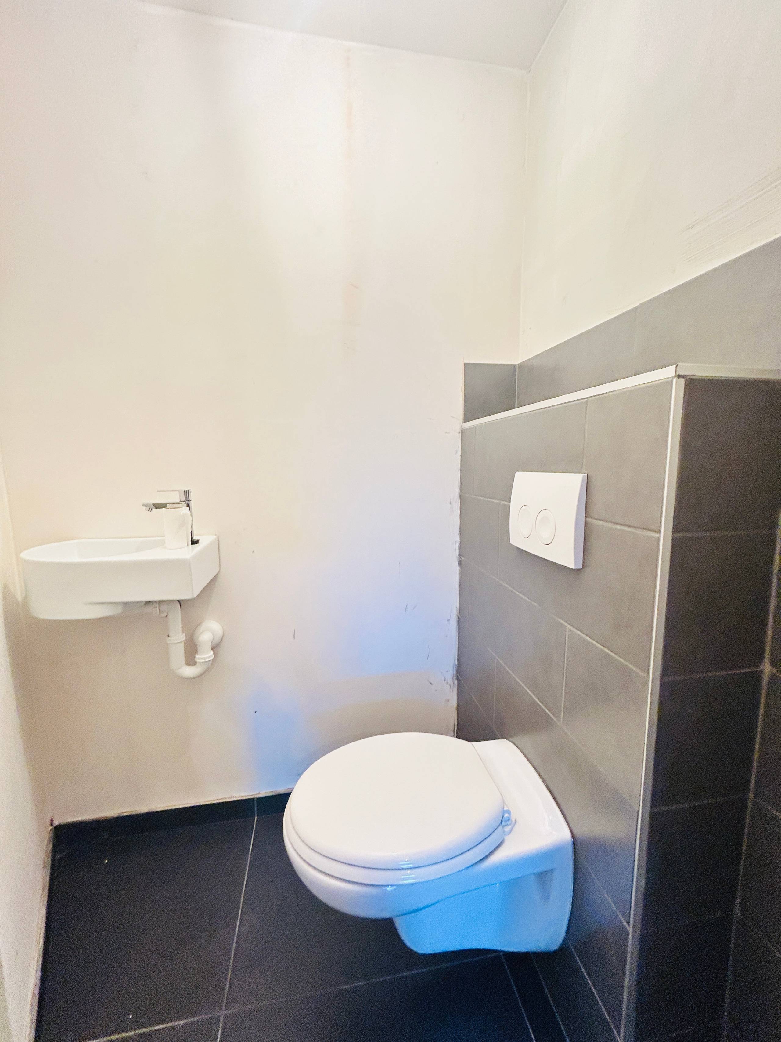 Gerenoveerde woning met 4 slaapkamers+garage - foto 5